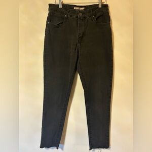Levi- Black high rise Jeans